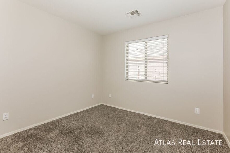 Building Photo - 2770 E Dust Devil Dr