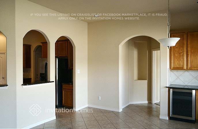 Building Photo - 1147 Clairemont Ln