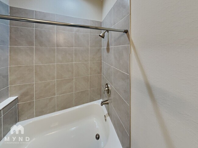 Building Photo - 4395 Langtree Ave