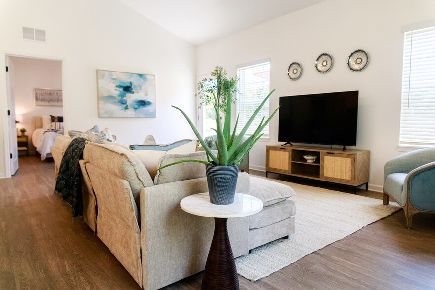 Building Photo - Calabash Shores Luxury Apartments