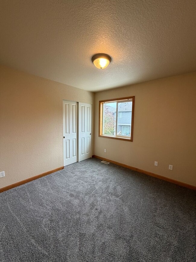 Building Photo - 2914 Campus Prairie Loop NE