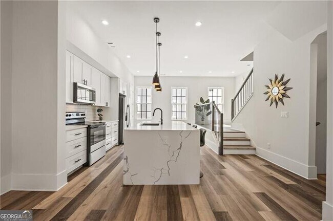 Building Photo - 3165 Dogwood Dr