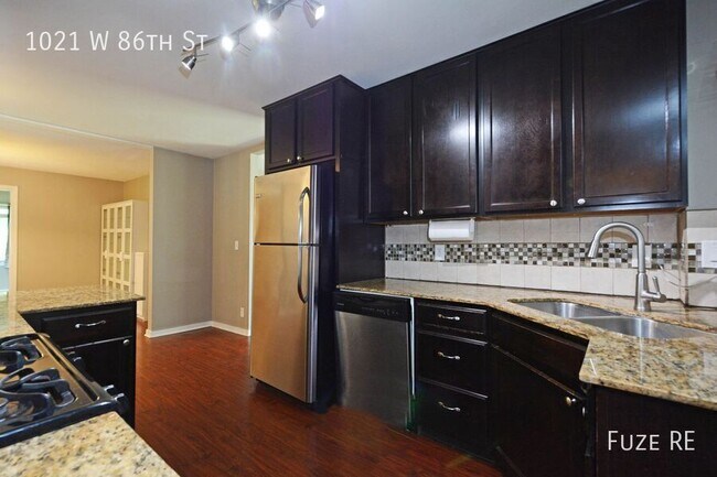 Building Photo - 1021 W 86th St