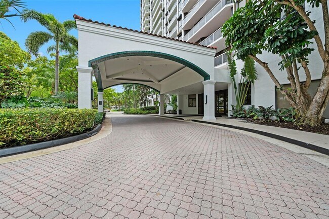 Building Photo - 3640 Yacht Club Dr