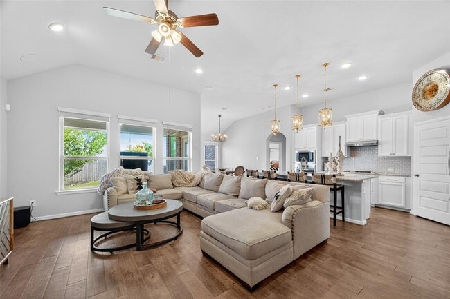 Building Photo - 4821 La Piedra Ln