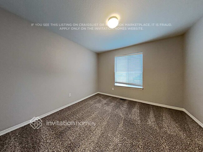 Building Photo - 10864 Nolin Dr