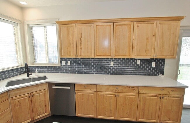 Building Photo - 2047 S Ice Bear Way