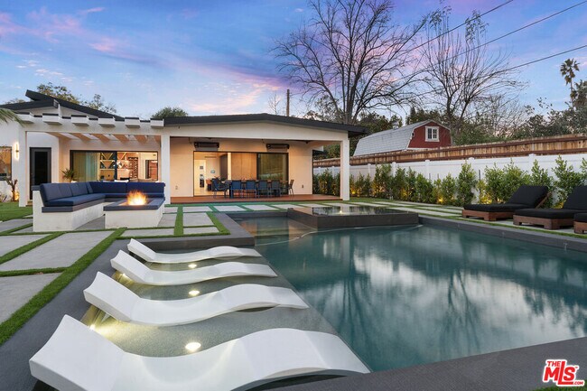 Building Photo - 23283 Erwin St