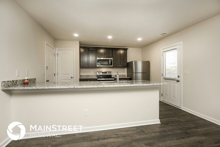 Building Photo - 213 Renwick Dr