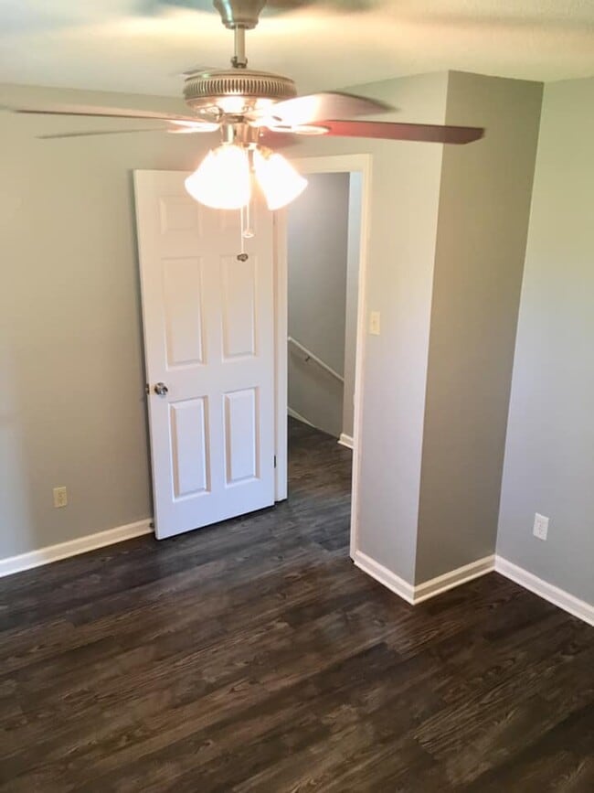 Building Photo - 8120 W Markham St