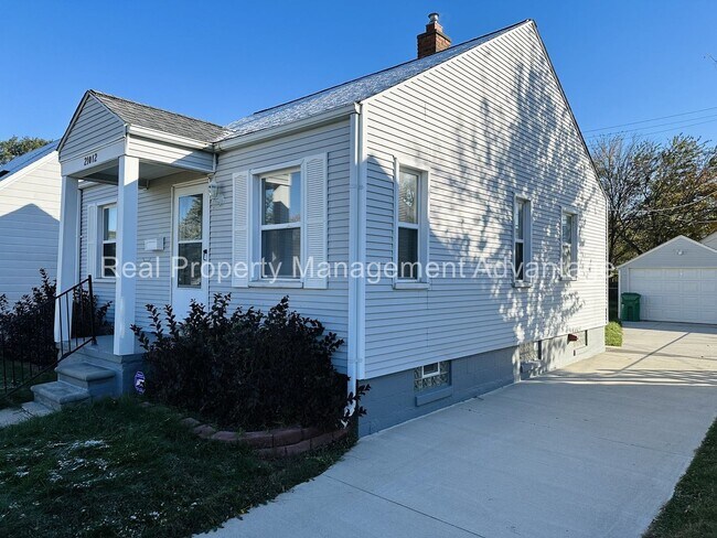 Building Photo - No Deposit Required! Meticulously Maintained with 2 Beds/Basement/Garage!