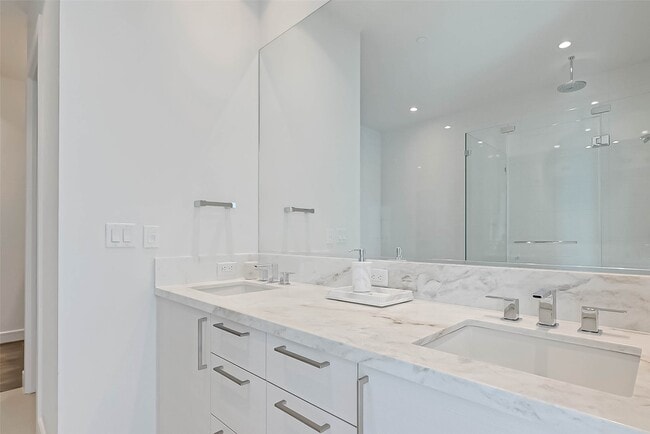 Building Photo - 4521 San Felipe St