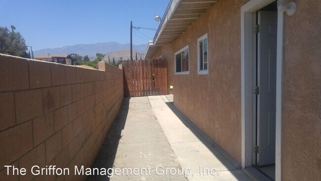 Building Photo - 2 br, 1 bath House - 655 E. WILLIAMS STREET