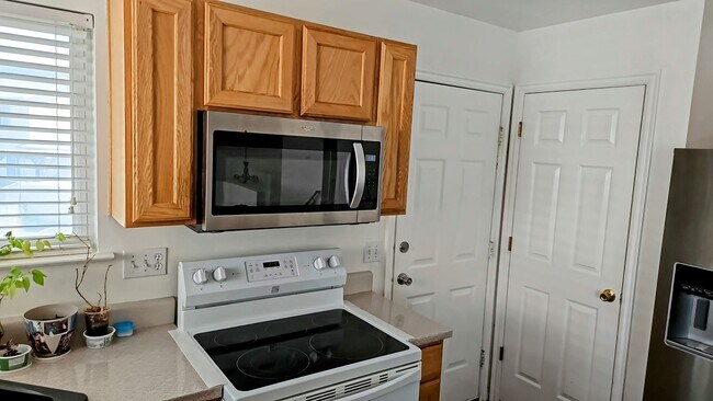 Almost new microwave - 241 Sunstone Cir