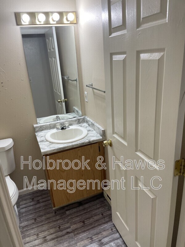 Building Photo - 4531 Boardwalk Dr