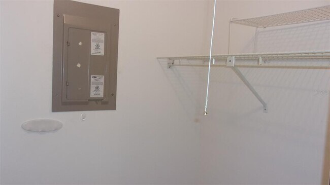 Building Photo - 10015 SW 90th Ct