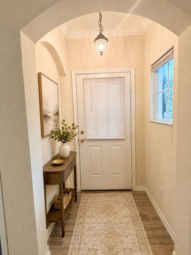 Building Photo - 1107 Croton Pl