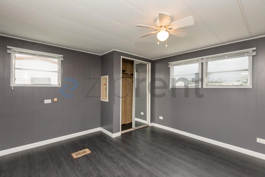 Building Photo - Unit #322