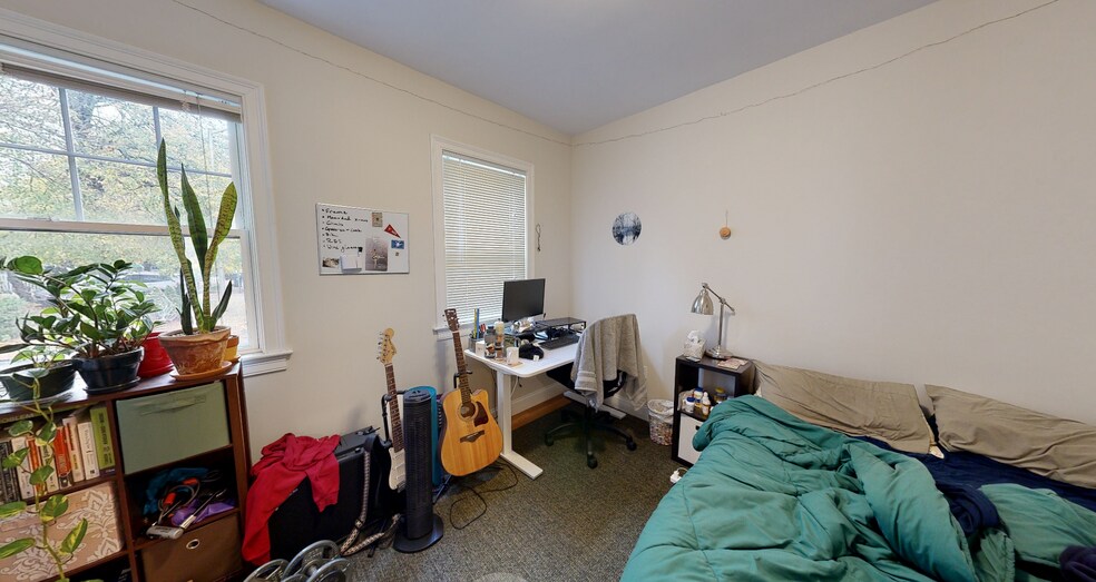 Building Photo - 12 Marney St
