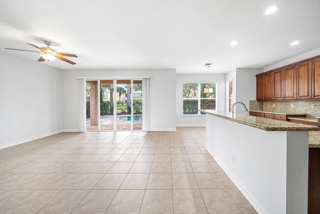 Building Photo - 8845 Sandy Crest Ln