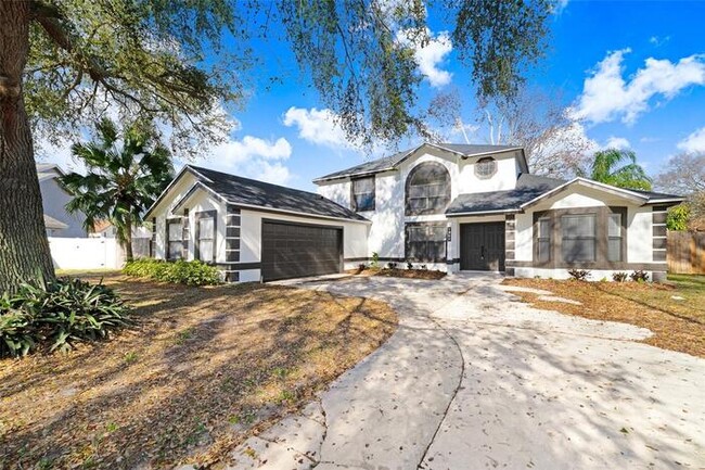 Building Photo - Beautifully Renovated 4/2.5 Pool Home with...