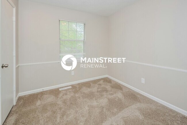 Building Photo - 3 Bedroom Pet-Friendly Home in Lees Summit, MO with Main Street Renewal