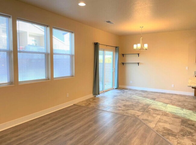 Building Photo - 873 S 110 W
