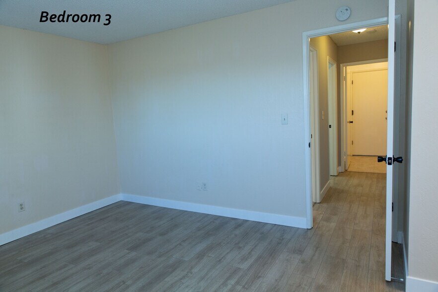 Primary bedroom - 2229 San Remo Way