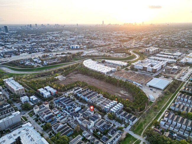 Building Photo - 620 Rutland St