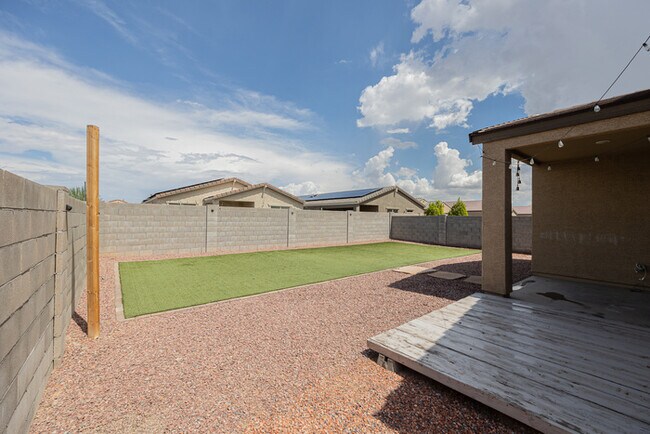 Building Photo - 12448 W Gardenia Ct