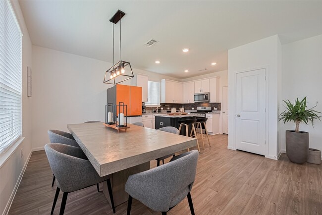 Building Photo - 17711 Vernonia Ln