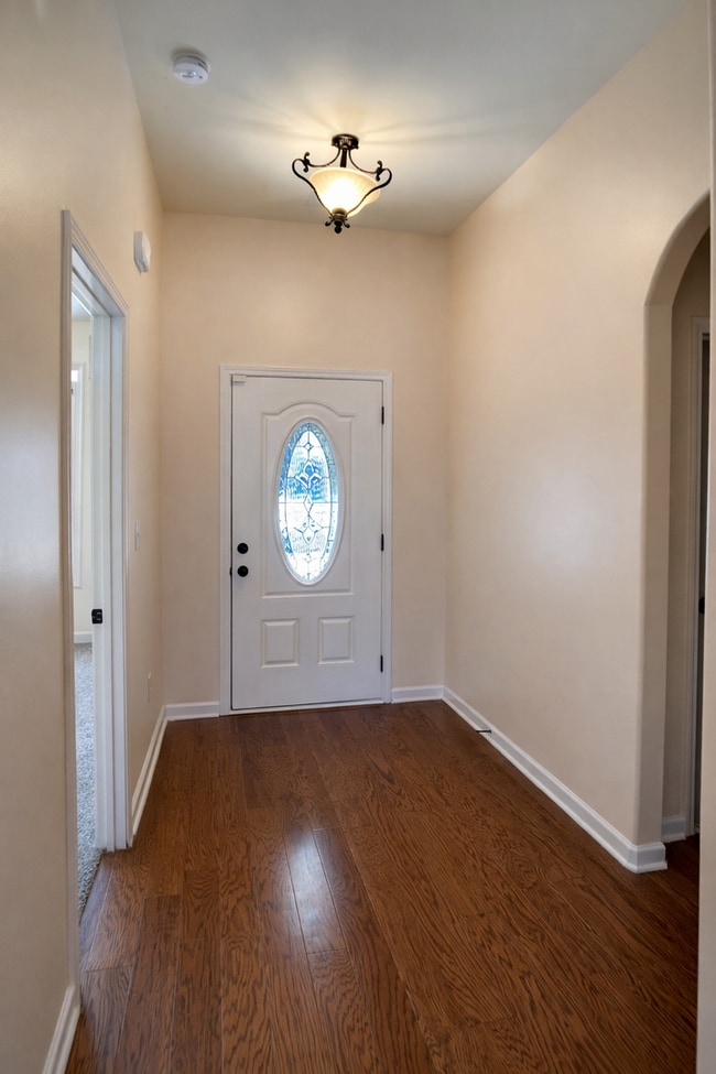 Building Photo - 3 bedroom 2 bath Gem in Hidden Springs Subdivision