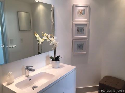 Building Photo - 19901 E Country Club Dr