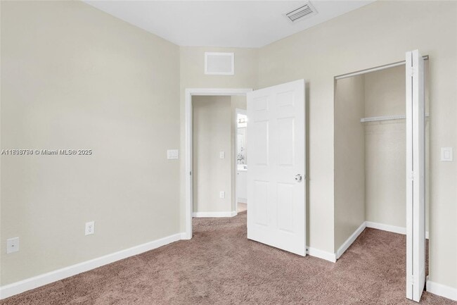 Building Photo - 1395 NE 33rd Ave