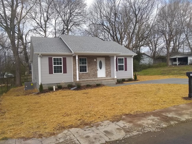 Primary Photo - 2043 Leota St