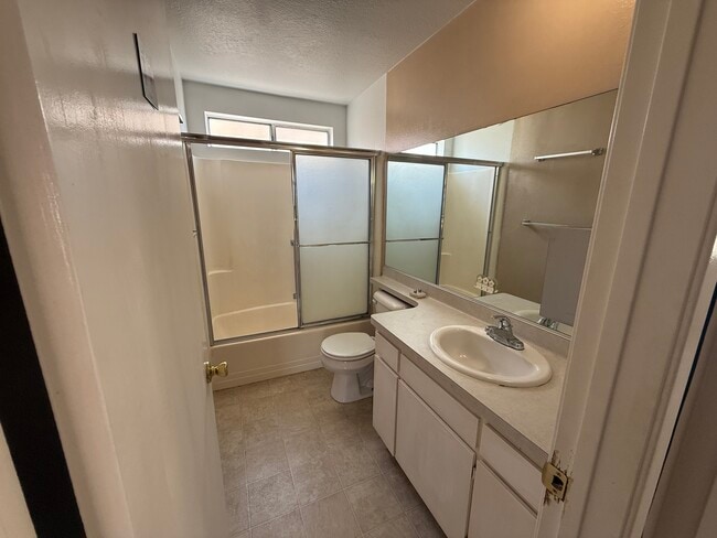 Full bath conveniently located near secondary bedrooms - 1134 W Huntington Dr