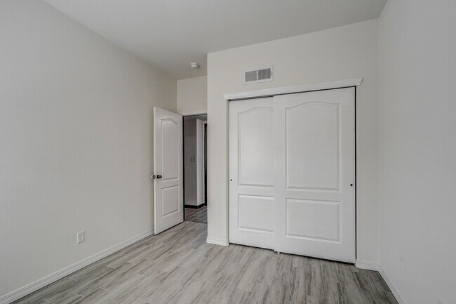 Building Photo - RECENTLY BUILT MODERN EASTSIDE HOME