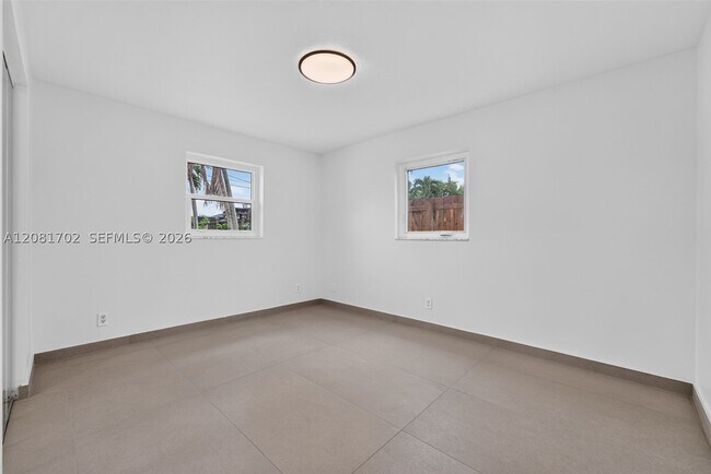 Building Photo - 3036 N 58th Ave
