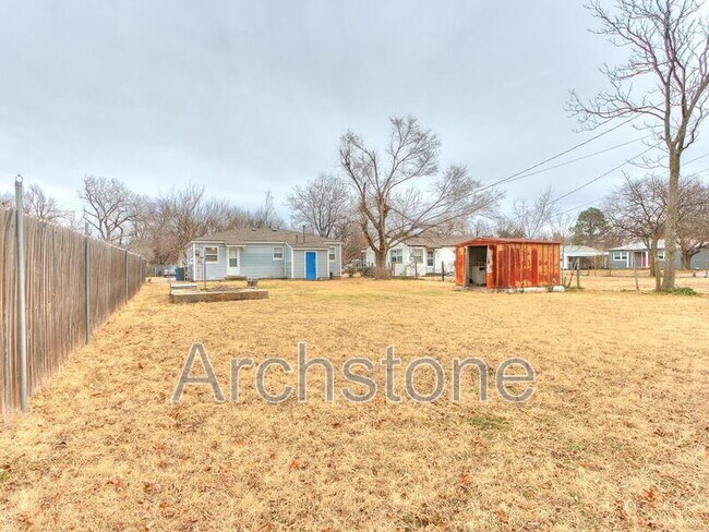 Building Photo - 630 Villa Dr