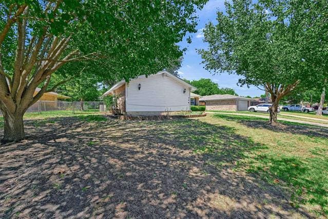 Building Photo - 746 Hillside Dr