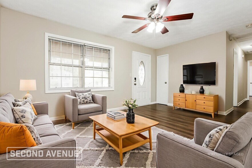 Building Photo - 2053 Chestnut Log Dr