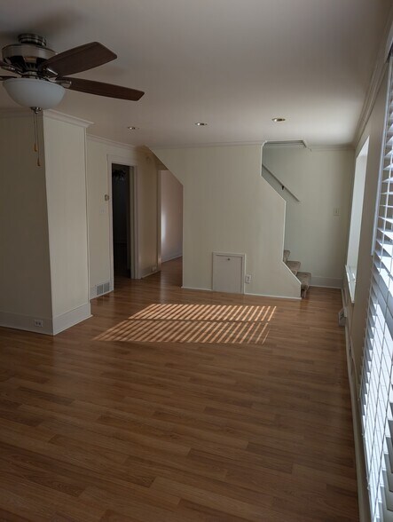 Building Photo - 14837 Keating Ave