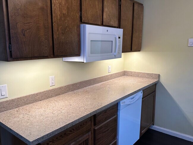 Kitchen - 1148 Sidney Ave