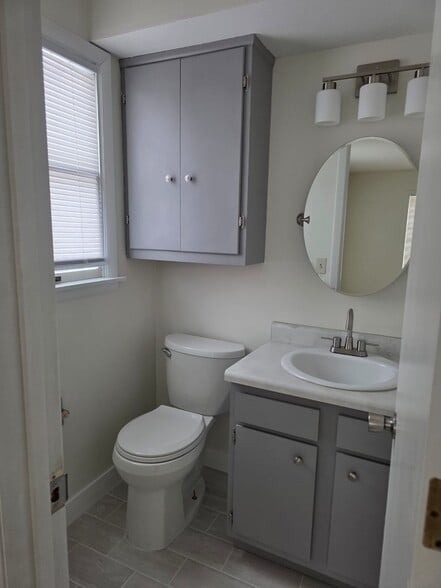 Building Photo - 4054 Stonehenge Dr