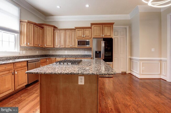 Building Photo - 4303 Evergreen Ln