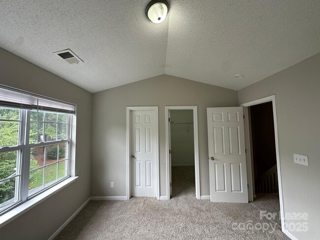 Building Photo - 626 Emerald Cove Dr