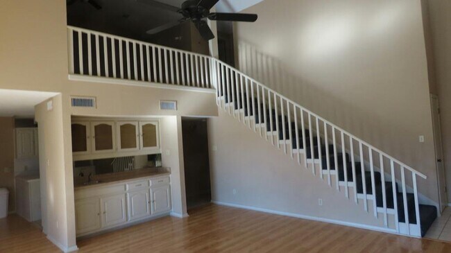 Building Photo - 379 Englewood Dr