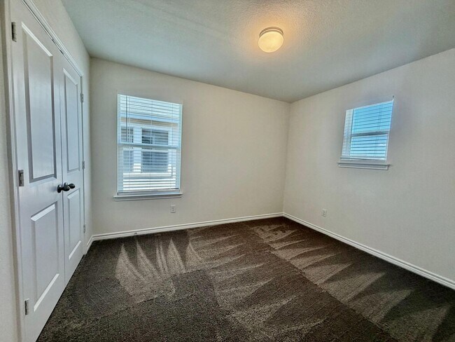 Building Photo - 8014 Canyon Wren Pk