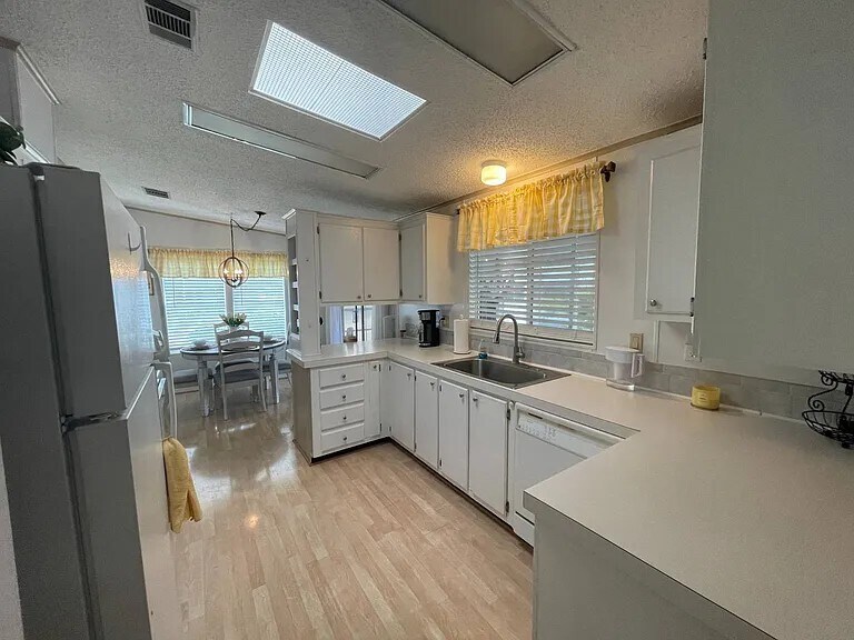 Building Photo - 3009 Sabal Cir