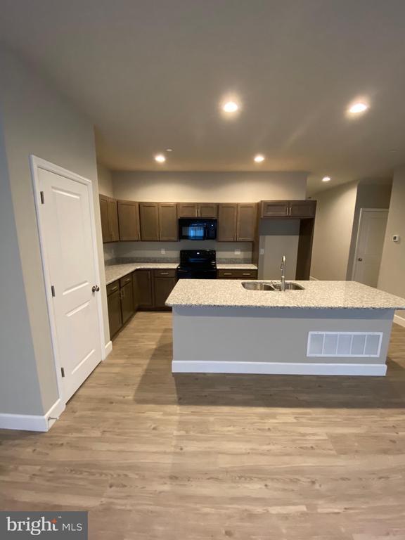 Building Photo - 6126 Sawgrass Ct